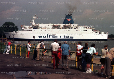 Prom Polskiej Zeglugi Baltyckiej Nieborow wchodzi do...