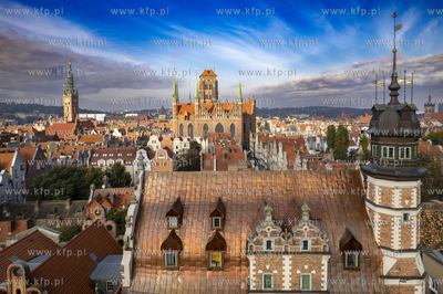 Panorama Gdańska. Widoka na Głowne Miasto z Ratuszem...