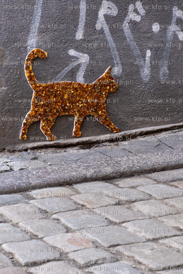 Gdańsk. Bursztynowy kot przy na rogu ulic: Koziej...