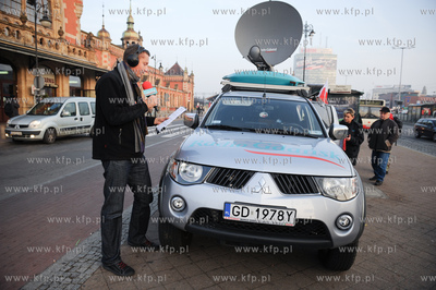 Gdansk. Tydzien Flagi z Radiem Gdansk, akcja promujaca...
