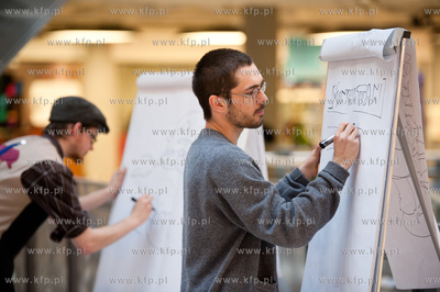 Otwarcie Biblioteki Manhattan w CH Manhattan.
Nz Bitwy...