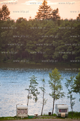 Male jeziorko bagienne pod Sierakowicami. 
07.08.2012
fot....