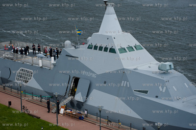 Gdansk. Nowy Port. Nabrzeze kpt. Zolkowskiego. Wizyta...