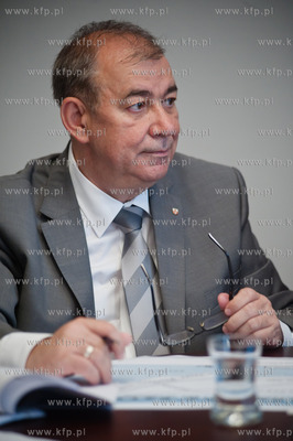 Elblag. Urzad MIasta. Wizyta prezesa PIS Jaroslawa...