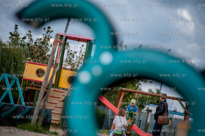 Gdansk. Ujescisko. Nowo powstaly Ekologiczny plac zabaw...