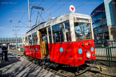 Gdansk. Dzien kobiet w zabytkowym tramwaju 105 N z...