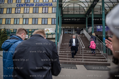 Gdansk. Nowy Port. Kandydaci do Rady Dzielnicy zwiazani...
