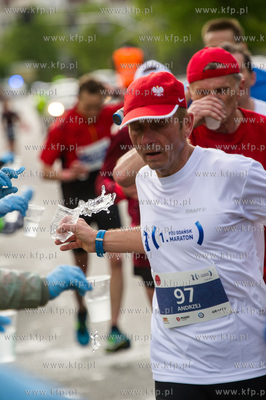 Zawodnicy na trasie I PZU Gdansk Maraton.
17.05.2015
fot....