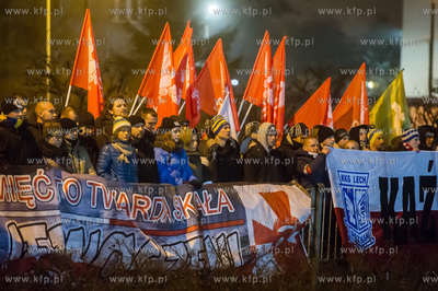 Gdynia. Obchody 45. rocznicy Grudnia '70. Apel poleglych...