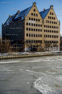 Gdańsk. Mroźny, słoneczny, zimowy dzień. Minusowe...