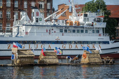 Gdańsk. Przywitanie członków Bractwa Flisackiego...