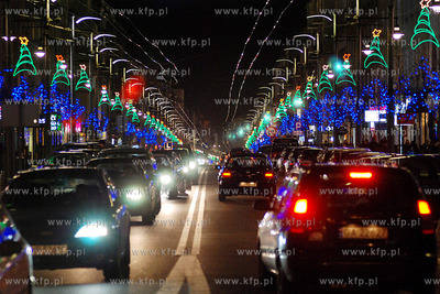 Swiateczne iluminacje na ul. Swietojanskiej w Gdyni
6.12.2007
Fot....