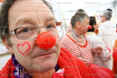 Kilkudziesieciu morsow wykapalo sie w lodowatym baltyku...