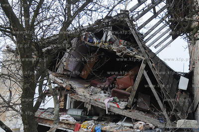 Wybuch butli z gazem w domku jednorodzinnym przy ul....