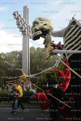 Cudawianki czyli Noc Swietojanska w Gdyni. Nz Miedzynarodowa...