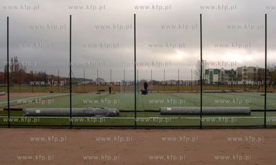 Ustka, robotnicy z Chin buduja w ramach rzadowego projektu...