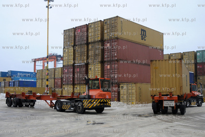 Zima w gdynskim porcie. Nz Baltycki Terminal Kontenerowy
15.02.2010
Fot....