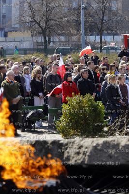 Transmisja uroczystosci pogrzebowych Pary Prezydenckiej,...