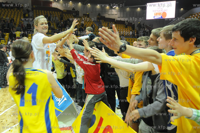 Hala Sportowo - Widowiskowa w Gdyni. Druzyna koszykarek...