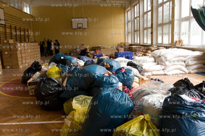 Gabin woj.mazowieckie NZ Dary dla powodzian gromadzone...