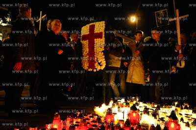 Warszawa. Pol roku po katastrofie w Smolensku pod Palacem...