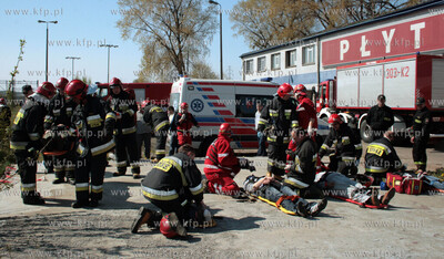 Cwiczenia wypadku masowego z duza iloscia osob poszkodowanych...