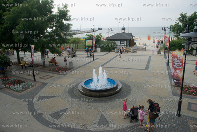 Wakacyjny odpoczynek na plazy w Ustce. 
30.06.2011
Fot....