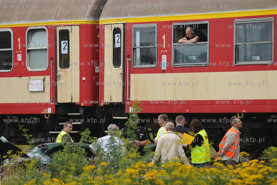 Smiertelny wypadek na przejezdzie kolejowym w Redzie...