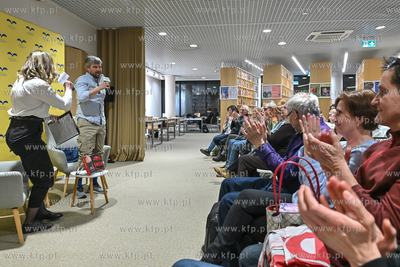 Miejska Biblioteka Publiczna - Sopoteka. Cykl Czytaj...
