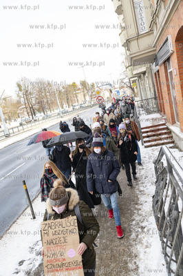 Pod siedzibą Radia Gdańsk w Gdańsku-Wrzeszczu, rozpoczęła...