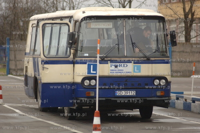 Michal Tusk zdal egzamin na prawojazdy kategorii D...