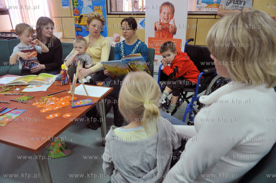 Aktorka Joanna Kreft Baka w ramach akcji fundacji zyc...