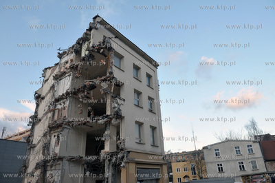 Wyburzanie dawnego Domu Towarowego PDT a obecnie Galerii...