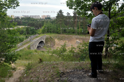 Dawny wiadukt kolejowy linii do Kokoszek polozony na...