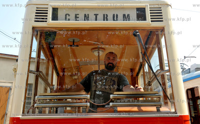 Sesja zdjeciowa w zajezdni Wrzeszcz zwiazana z ukazaniem...