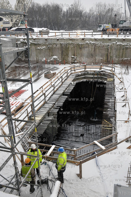 Zakonczona pierwsza nitka tunelu pod Wisla zostala...
