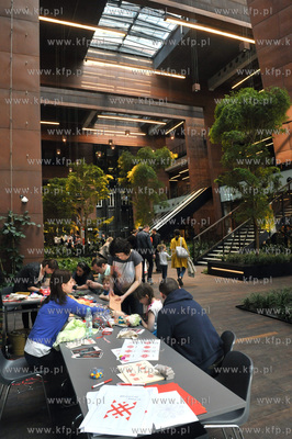 Targi mody, designu i mlodej sztuki Bakalie 13 w Europejskim...