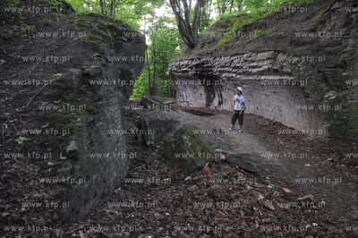 Gdańsk. Stary wiadukt kolejowy dawnej linii kolejowej...