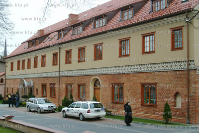 Do siedziby metropolity gdanskiego abp Tadeusza Goclowskiego...