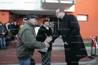 Uroczystosc przekazania kluczy nowym mieszkancom kamienic...