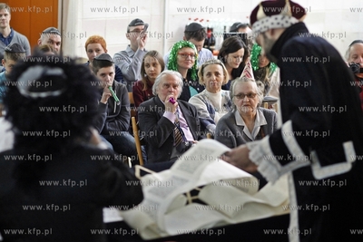 Gdansk. Synagoga przy ul. Partyzantow. Purim - karnawal...