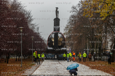 Gdynia. Transport ORP Sokół do Muzeum Marynarki Wojennej.
23.11.2023
fot....