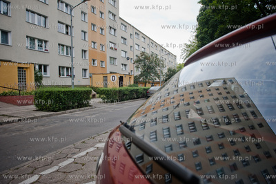 Gdansk. Zaspa. Budynek przy ul Pilotow 20.
24.07.2012
fot....