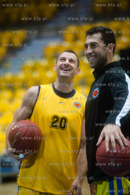 Gdynia. Hala widowiskowo - sportowa. Otwarty dla mediow...