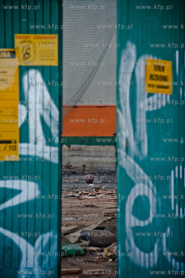 Gdansk. Rozbiorka hali sportowej nalzacej do klubu...