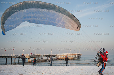 Gdansk. Plaza w Brzeznie. Akcja swiateczna pt. Mikolaje...