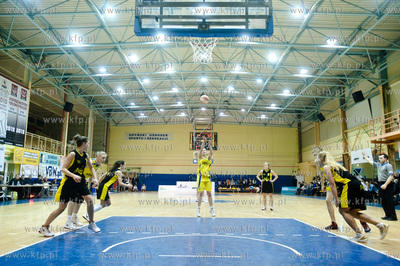 Gdynia, hala GOSiR. Mistrzostwa Polski Juniorek Starszych....