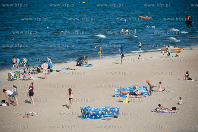 Gdansk. Wakacyjny, sloneczny dzien na plazy w Brzeznie.
08.07.2013
fot....