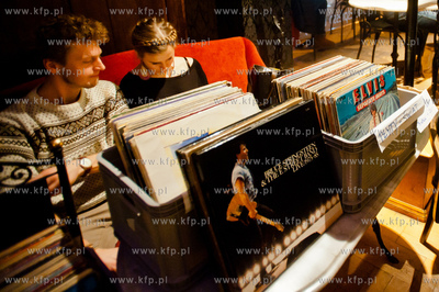 Gdynia. Klub Desdemona. Muzyczny Pchli Targ, ipreza...