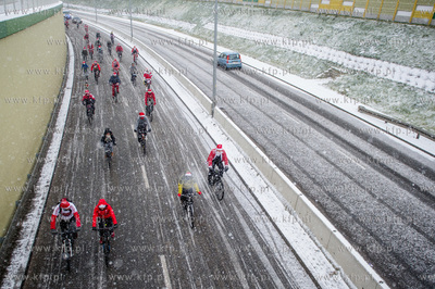 Gdansk. Droga Zielona. Coroczna akcja Mikolaje na Rowerach...